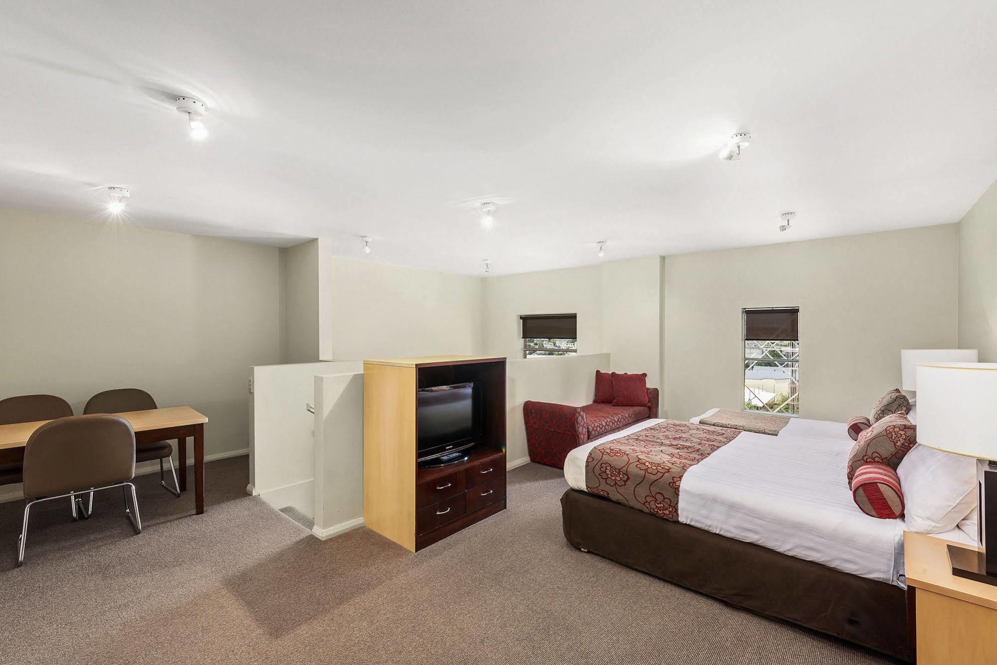 Mantra One Sandy Bay Road Hobart Exterior photo